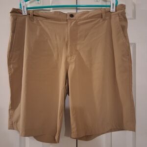 Columbia Men's Tan Flat Front Shorts